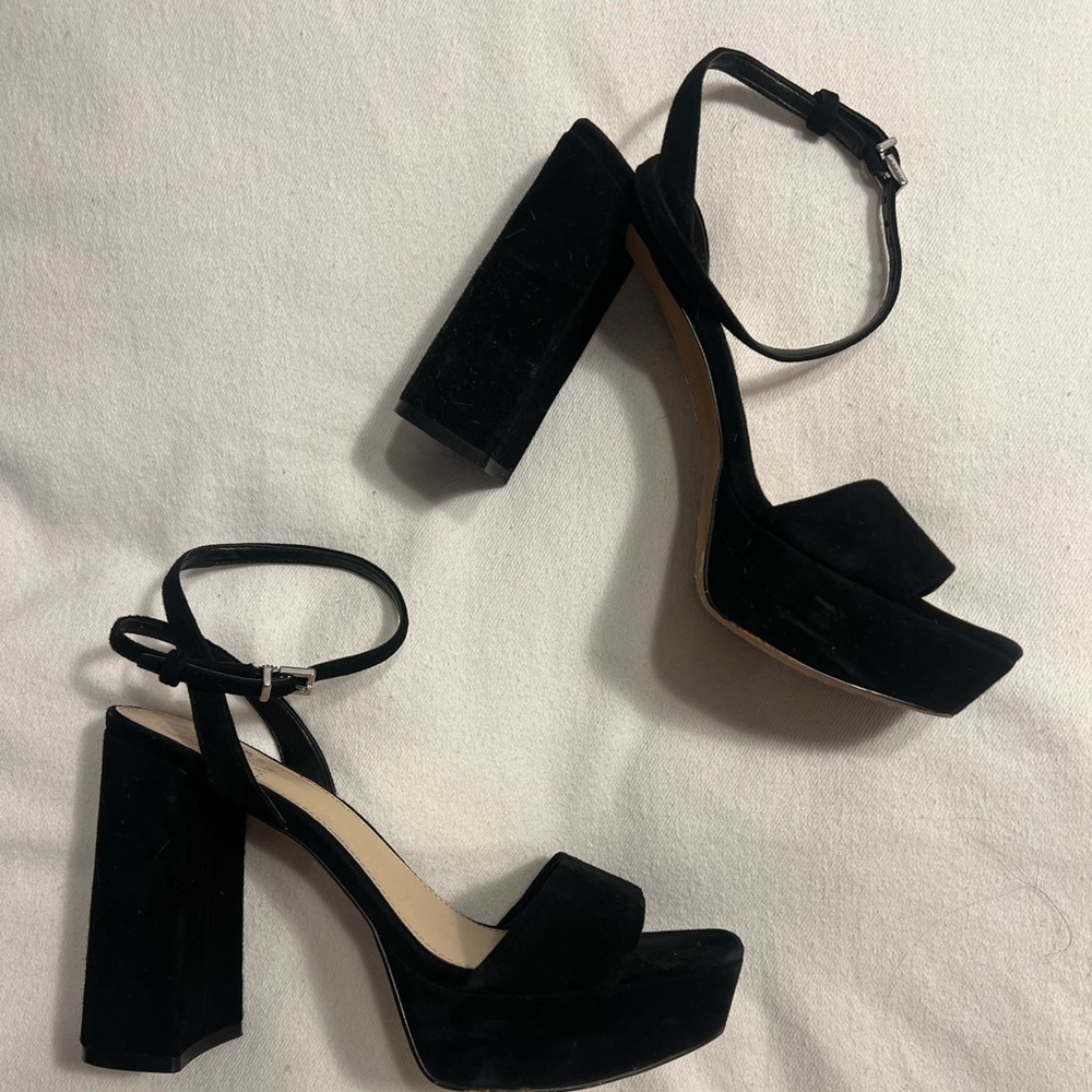 vince camuto black pumps